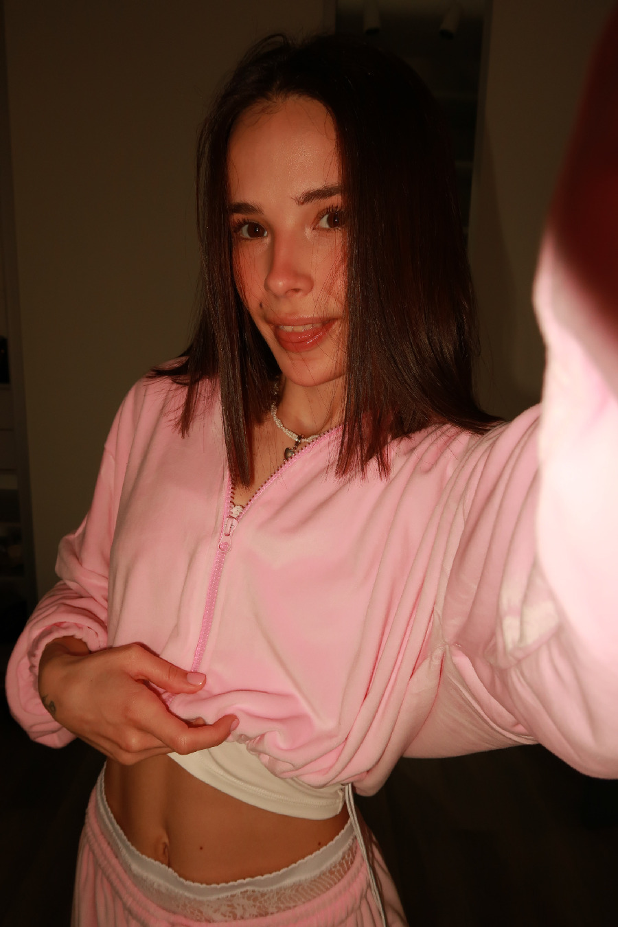 Tina brings the glow — live moments in City